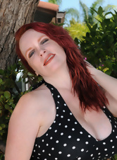 Lustful hot mature porn women are showing mom boobs on milf sex free pics