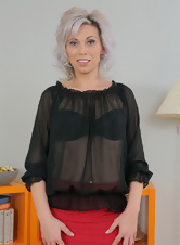 Most exciting mature women sex pics are provided by hot older women porn stars 