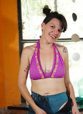 Hairy Pussy Spread And Finger Tease Gallery