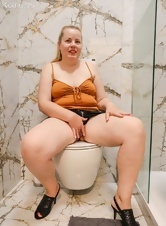 Mature Milf Shower Fuck And Suck Pics