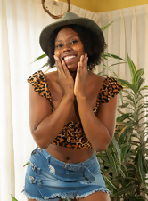 Natural Hairy Ebony Pussy Nude Pics Gallery